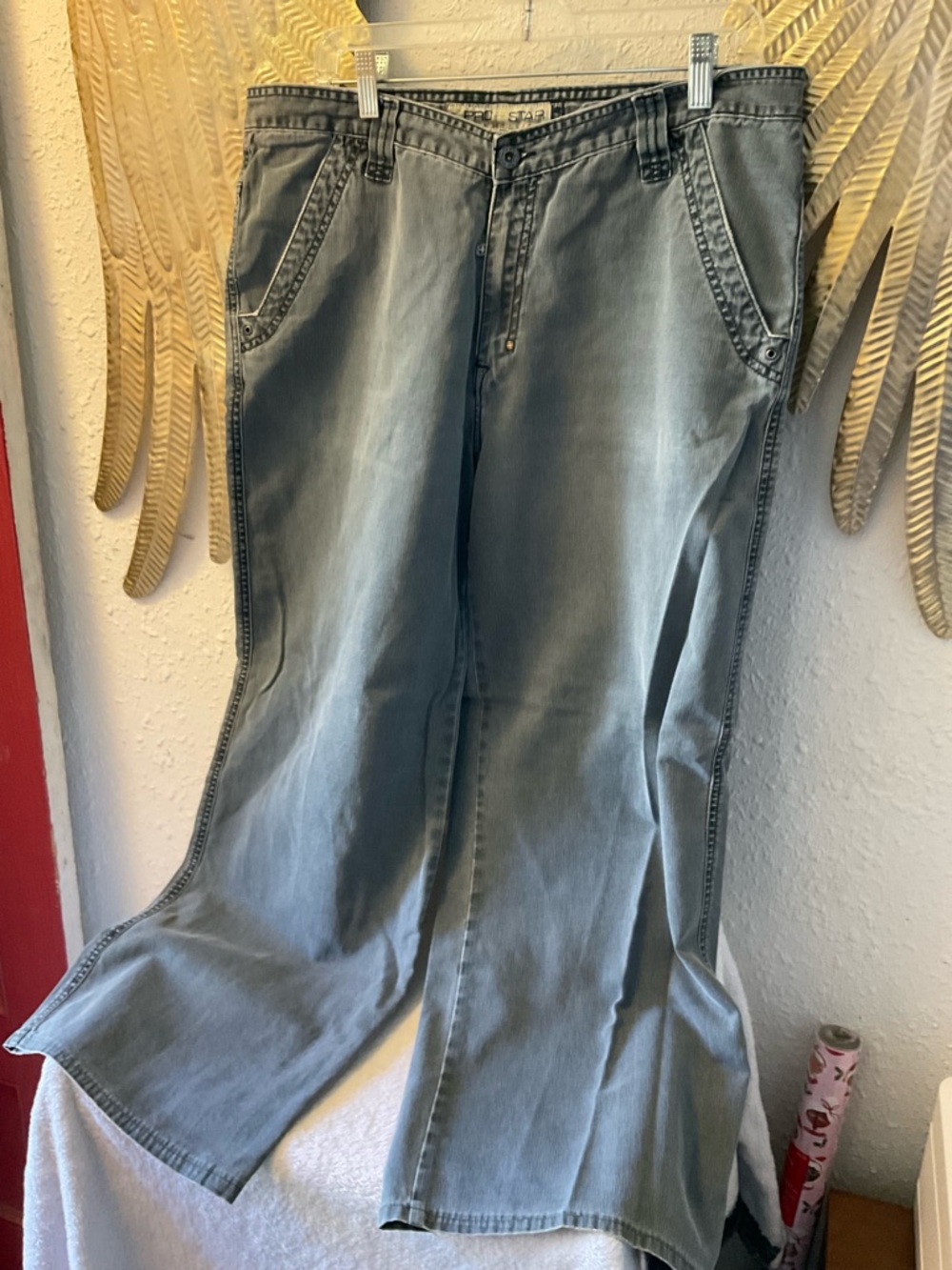 Y2K relaxed fit Wide leg distressed jeans. Size 36/28